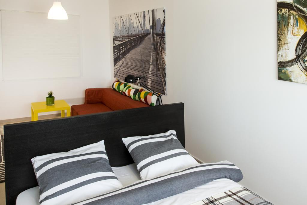 Studio R - RedBed Self-Catering Apartments Bucureşti Exterior foto